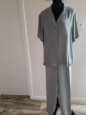 Jones New York Light Green Silk Two-Piece Pantsuit